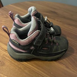 Toddler Keen Waterproof Hiking Shoe size 8T